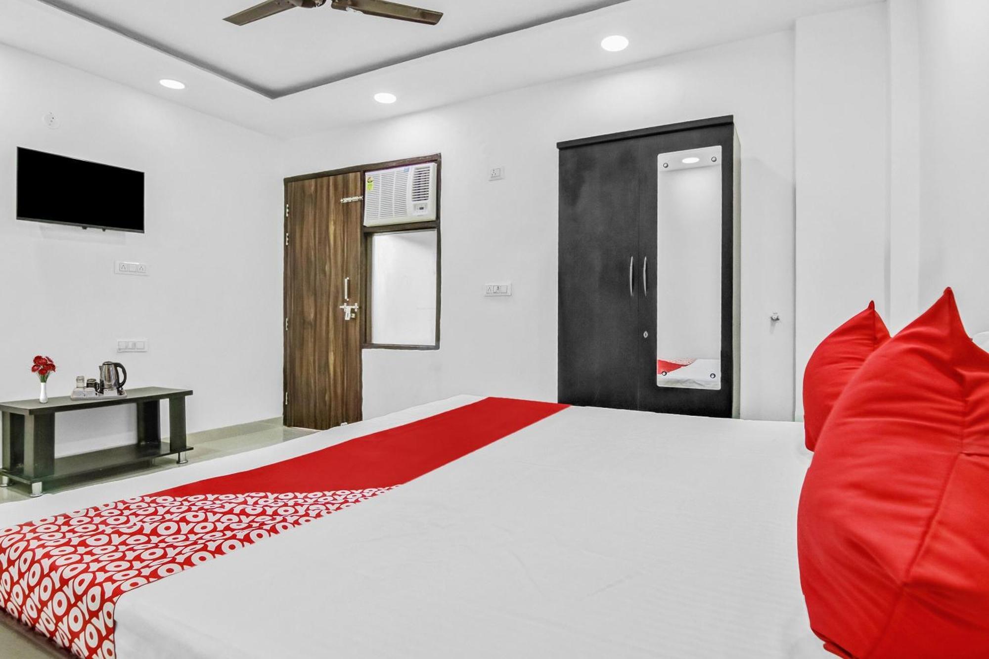 Flagship Hotel Secret Mirage Near Rithala Metro Station ニューデリー エクステリア 写真