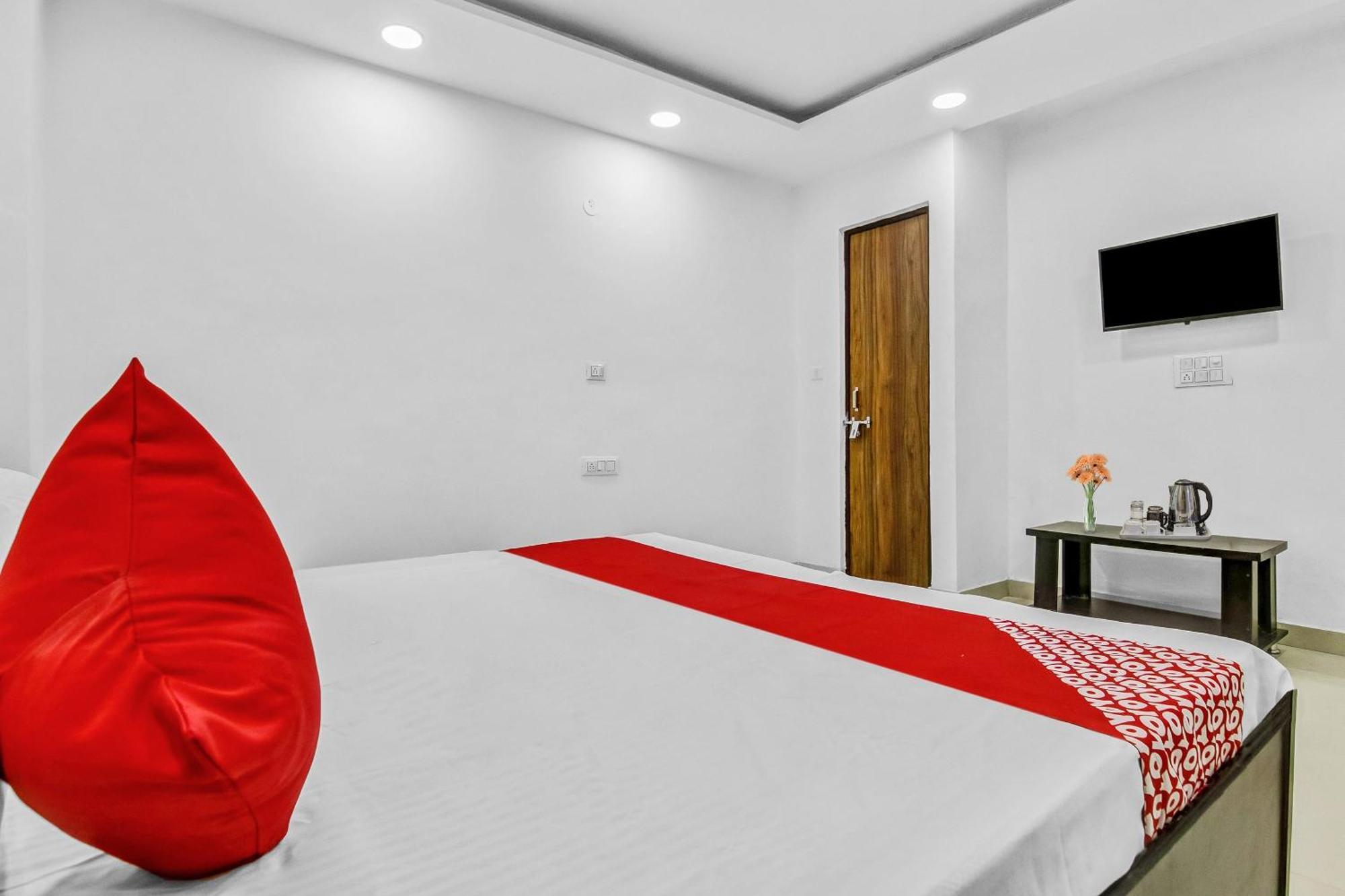 Flagship Hotel Secret Mirage Near Rithala Metro Station ニューデリー エクステリア 写真