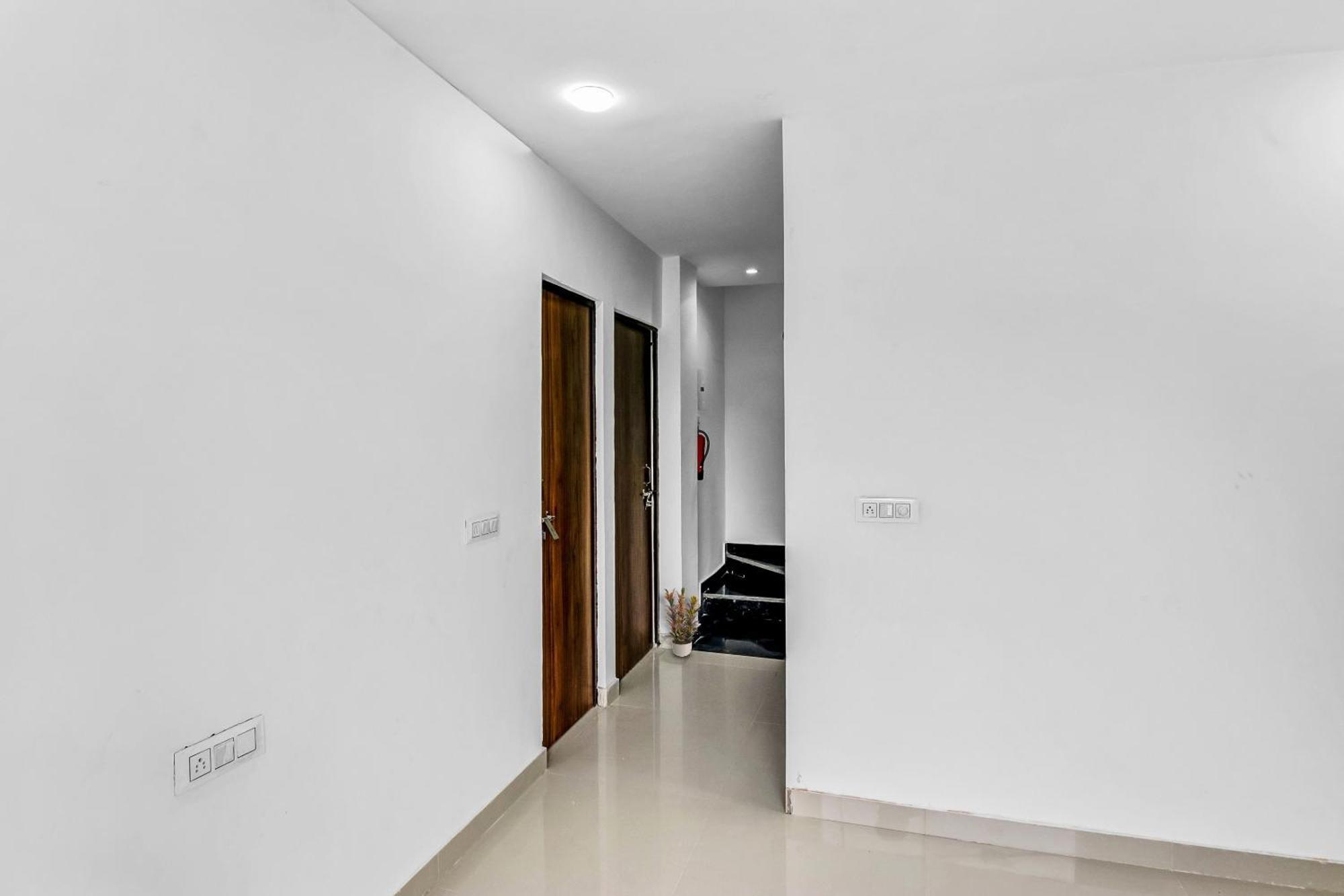 Flagship Hotel Secret Mirage Near Rithala Metro Station ニューデリー エクステリア 写真
