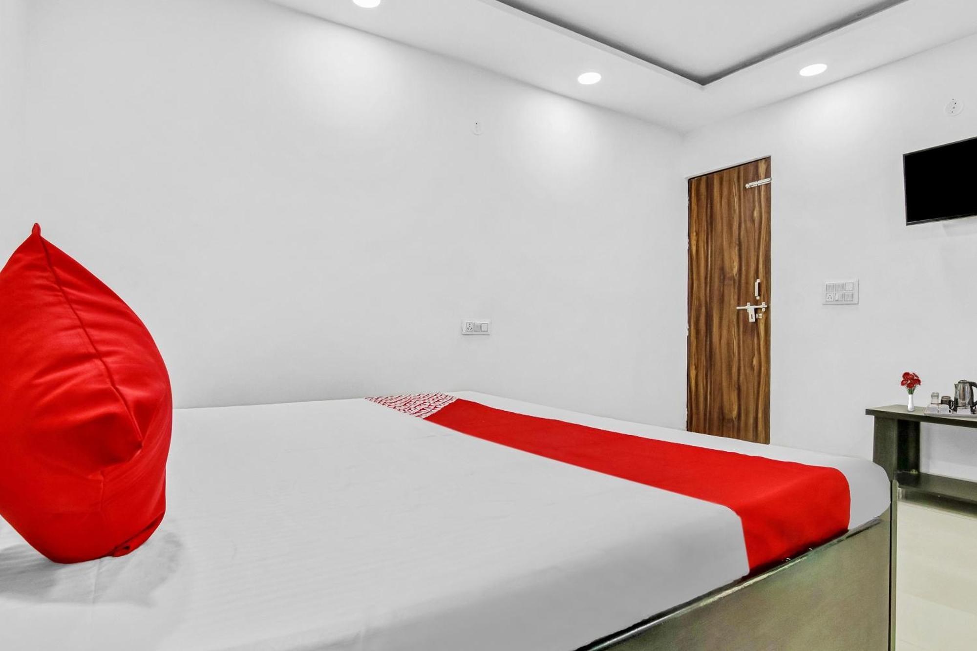 Flagship Hotel Secret Mirage Near Rithala Metro Station ニューデリー エクステリア 写真