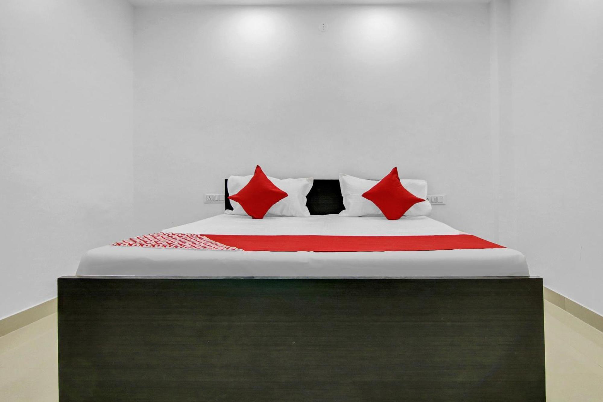 Flagship Hotel Secret Mirage Near Rithala Metro Station ニューデリー エクステリア 写真
