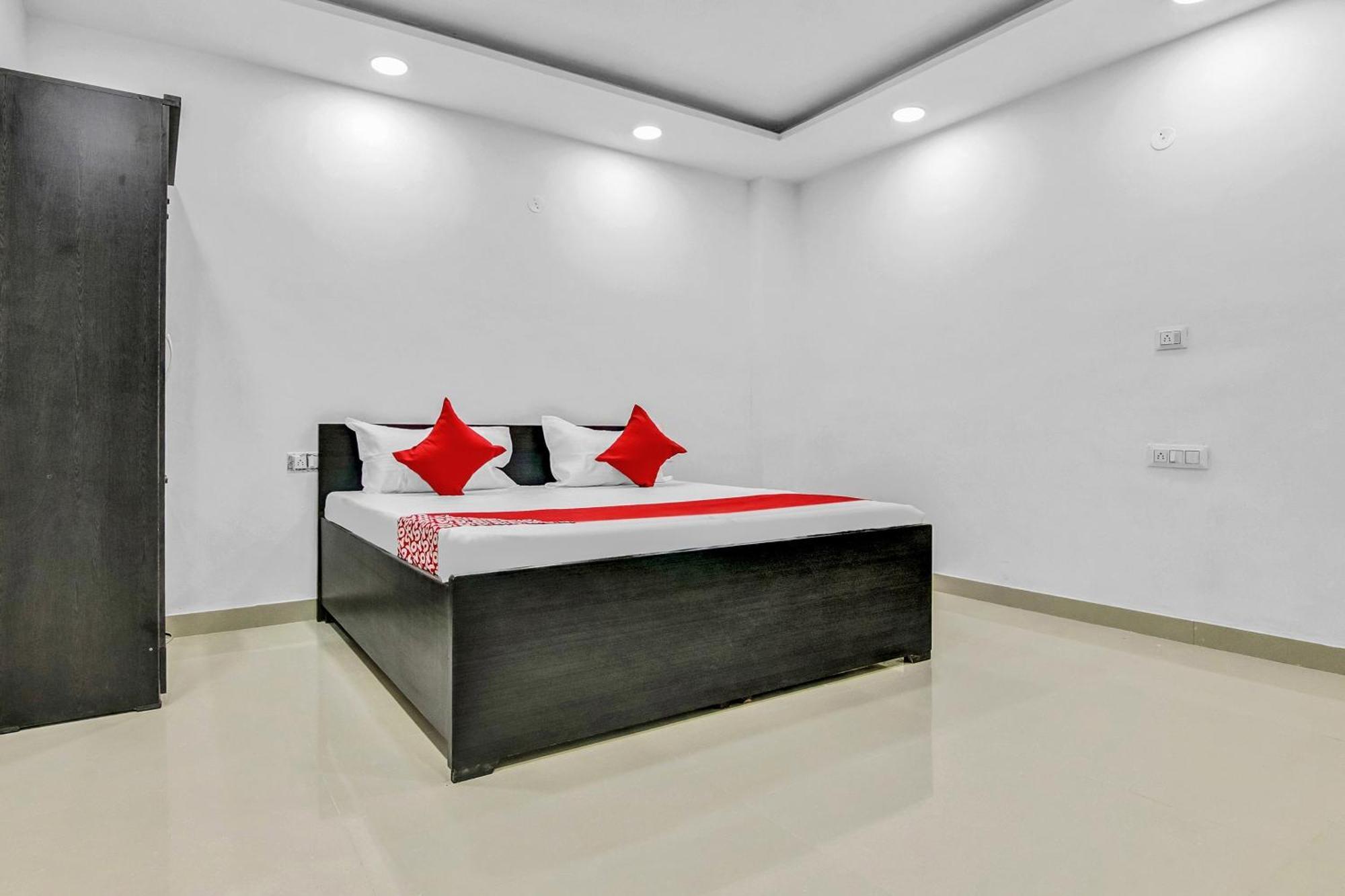 Flagship Hotel Secret Mirage Near Rithala Metro Station ニューデリー エクステリア 写真