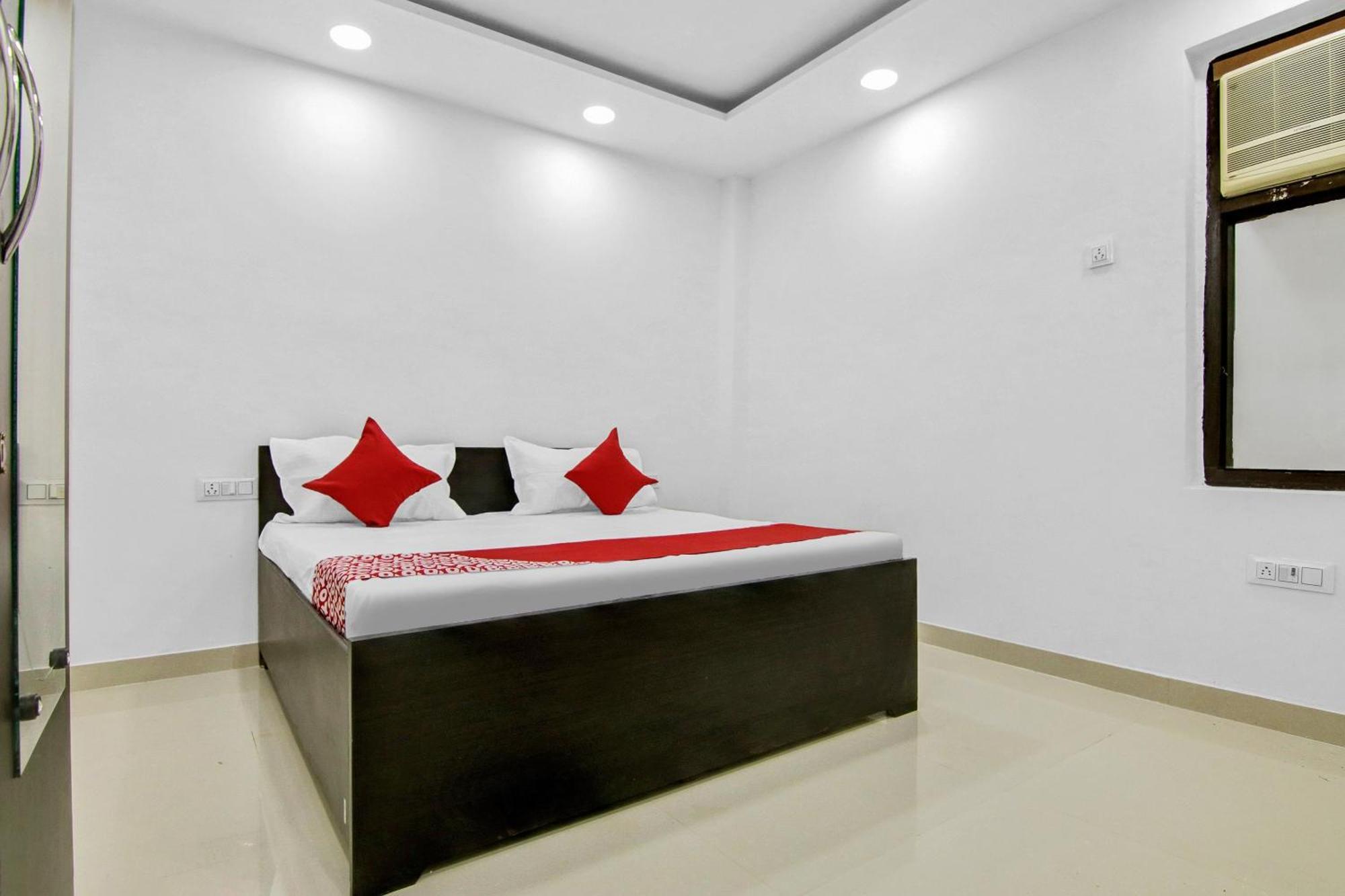 Flagship Hotel Secret Mirage Near Rithala Metro Station ニューデリー エクステリア 写真